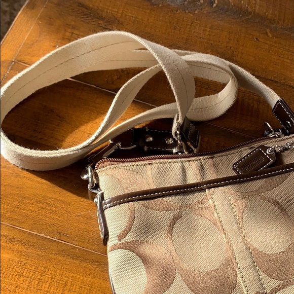 Coach crossbody bag - Picture 3 of 3